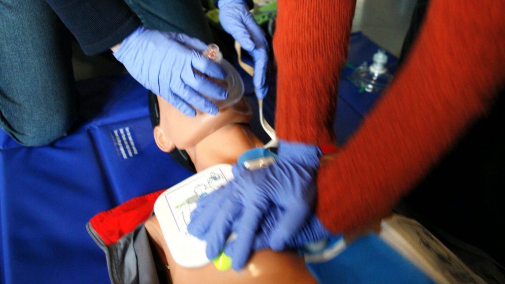 When Should Rescuers Switch Positions During CPR?